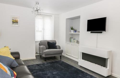 Kendal Apartment | 11 Camden Building