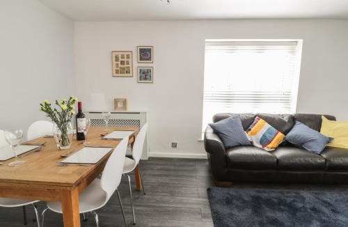 Kendal Apartment | 11 Camden Building