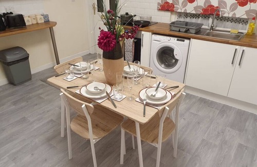 Morley House | 12JT* king bed cosy and lovely house + Free Parking + Free Fast WiFi