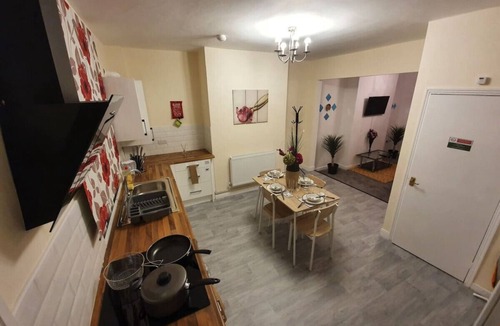 Morley House | 12JT* king bed cosy and lovely house + Free Parking + Free Fast WiFi