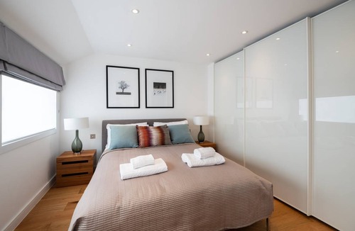 Queen's Park House | 130 m² House ∙ 3 bedrooms ∙ 6 guests