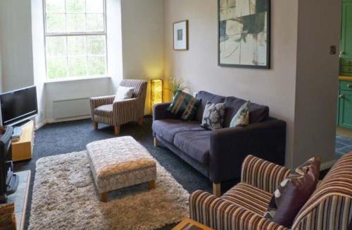 Airton House | 14 Riverside Walk