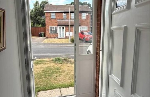 Sutton Coldfield House | #173 Tranquil Streetly Home w/Parking - Sleeps 5