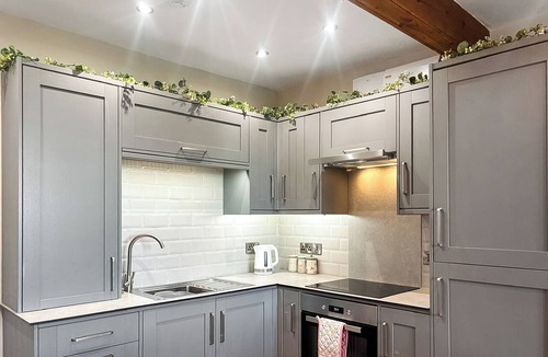 Oakworth Cottage | 19 Sykes Head Cottage - UK42149