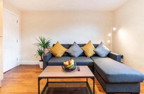 Bush Hill Park Apartment | 1bd apt for 2-4. New flooring & furnishings