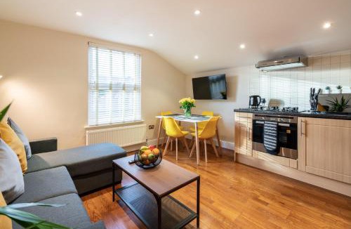 Bush Hill Park Apartment | 1bd apt for 2-4. New flooring & furnishings