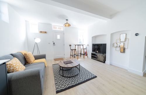 Headington Apartment | ** 2 Ashbrook Windmill - Luxury ground floor 1 bedroom flat ****