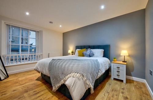 Stamford Apartment | 2-Bed Apartment in Stamford Town Centre-Parking & Wi-Fi