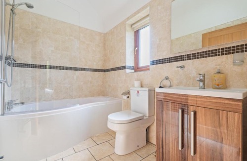 Fitling House | 2 Bed Hot Tub Lodge - Pet Friendly Stay