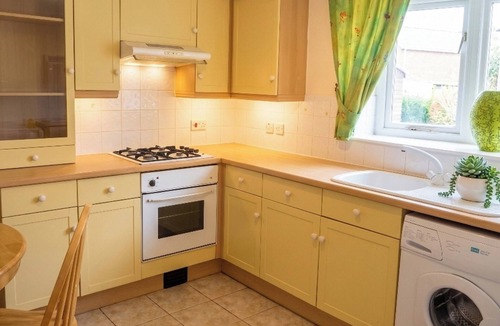Kirk Sandall House | 2 Bed House - Sleeps 4 - Parking - Pets - Garden