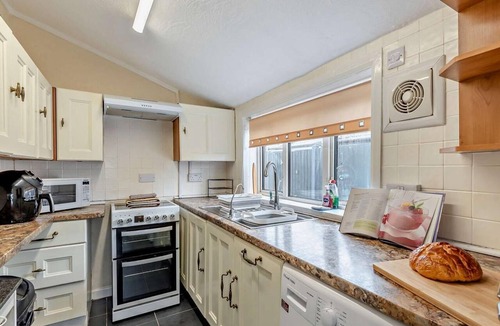 Sandilands House | 2 Bed in Mablethorpe (oc-74809)