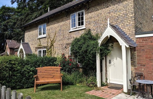 Alford Cottage | 2 Bed in Alford (oc-92252)