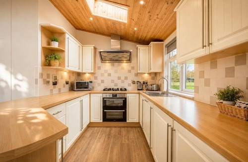 Diss Ski Chalet | 2 Bed in Athelington (oc-s35082)