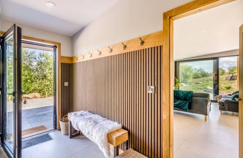 Fourstones Near Bentham Ski Chalet | 2 Bed in Austwick (oc-d30840)