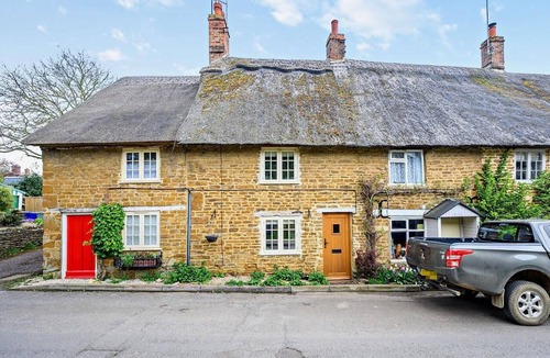 Hook Norton Cottage | 2 Bed in Banbury (oc-92008)