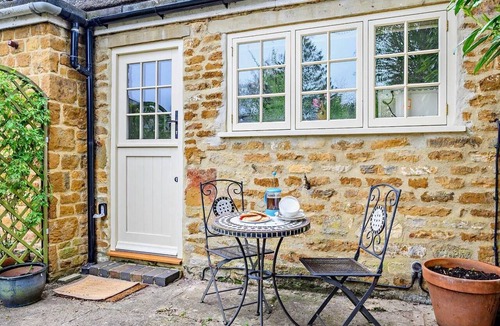 Hook Norton Cottage | 2 Bed in Banbury (oc-92008)