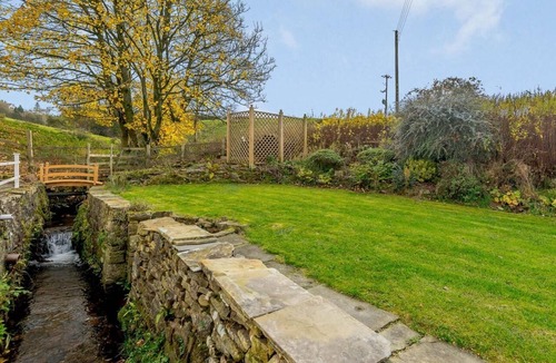 Barnoldswick Cottage | 2 Bed in Barnoldswick (oc-83775)