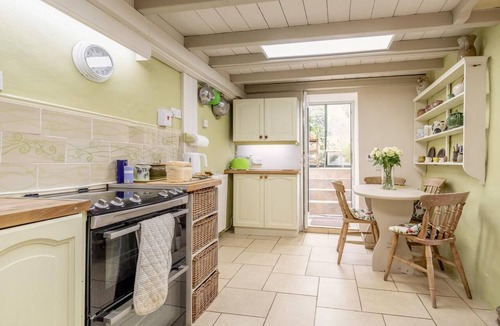 Crowdecote Cottage | 2 Bed in Buxton (oc-dcbap)