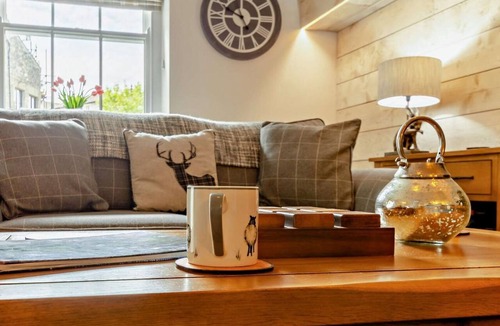 Kirkby Lonsdale Cottage | 2 Bed in Carnforth (oc-95452)
