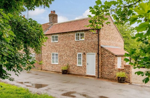 Lund Cottage | 2 Bed in Driffield (oc-88422)