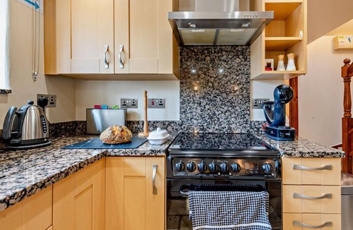 Ellastone Cottage | 2 Bed in Ellastone (oc-t30011)
