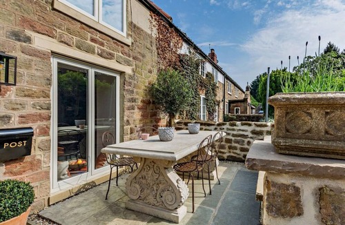 Knaresborough Cottage | 2 Bed in Knaresborough (oc-95078)