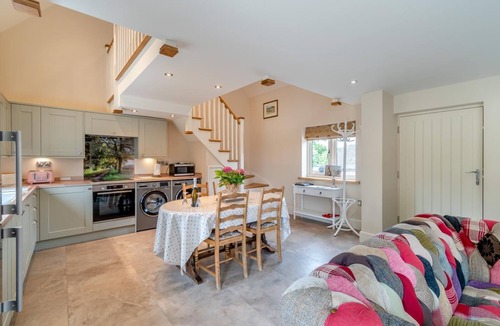 Melbourne Cottage | 2 Bed in Melbourne (oc-t29849)
