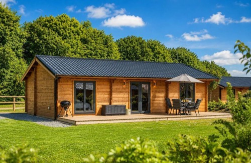 Driffield Ski Chalet | 2 Bed in Nafferton (oc-p31955)