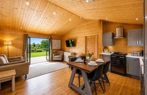Driffield Cabin | 2 Bed in Nafferton oc-p31955