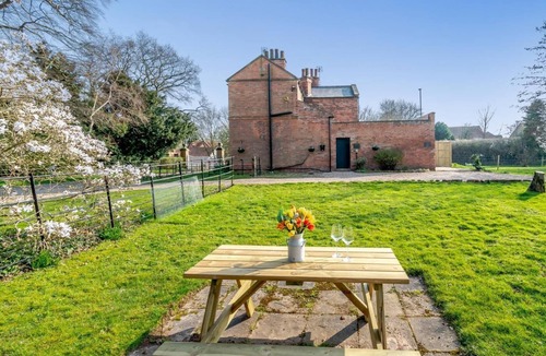 Southwell Cottage | 2 Bed in Southwell (oc-n30605)