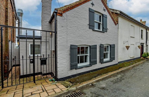 Surfleet Cottage | 2 Bed in Spalding (oc-91528)
