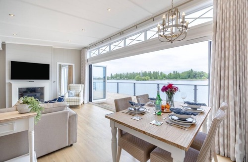 Frognall Ski Chalet | 2 Bed in Tallington (oc-b32208)