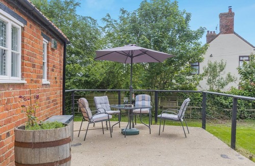 Boston Cottage | 2 Bed in Wrangle (oc-t37494)