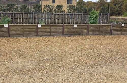 Stamford Cottage | 2 Bed - Work - Holiday - Pets Welcome - Parking