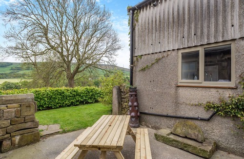 Sutton-in-Craven Cottage | 2 bedroom accommodation in Glusburn, near Skipton