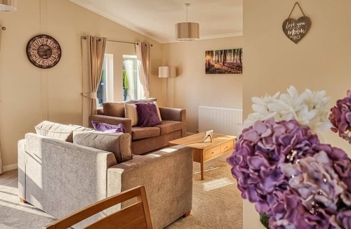 Little Weighton Cabin | 2 bedroom accommodation in Little Weighton, Nr Beverley