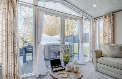Arnold Ski Chalet | 2 bedroom accommodation in Skirlaugh, Nr Hull