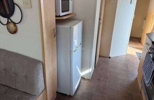 Chapel Saint Leonards Ski Chalet | 2 Bedroom Caravan Sleeps 6 -Free Parking -Tv -WiFi