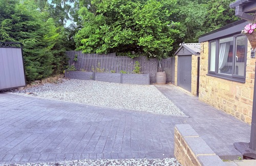 Idle Apartment | 2 bedroom full referbished anex, sleeps 4. Kitchen, Cooker, fridge/freezer.