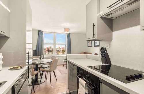 Lincoln Apartment | 2 Bedroom Penthouse Apartment in Central Lincoln