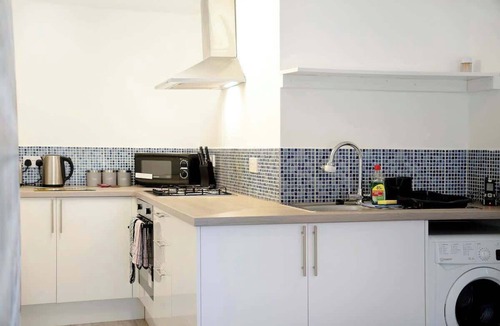 Stockton-on-Tees Apartment | 2 Bedroom with Private Parking and Free WiFi