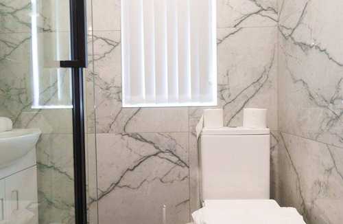 Leeds Apartment | 2 Br 1 bath close to Leeds City Centre