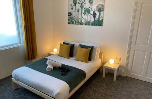 Gateshead House | 2-BR Home in Gateshead for Family and Friends