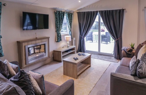 Tattershall Cottage | 2 THE GREEN, pet friendly in Tattershall Lakes Country Park