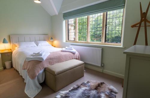 Worksop House | 2 The Winnings - Stunning Cottage on a Country Estate