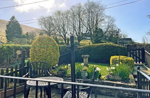 Burnsall Cottage | 20 steps to entrance with handrail.