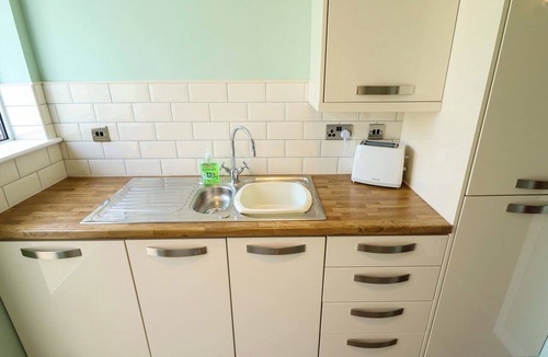 Lincoln Cottage | 271 WRAGBY ROAD, family friendly, with a garden in Lincoln
