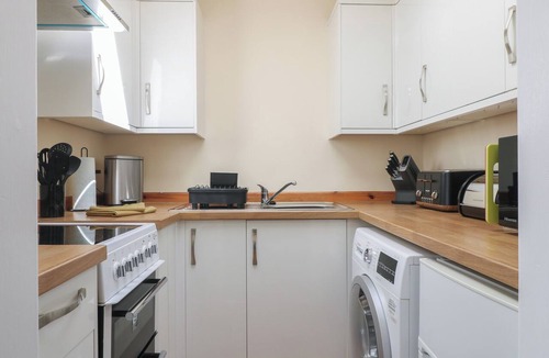 Plumtree Cottage | 27A WOLDS DRIVE, romantic, with a garden in Keyworth
