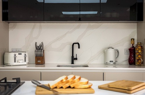 Kilburn House | 3-BDR Stunning LUX Villa & Parking Central London