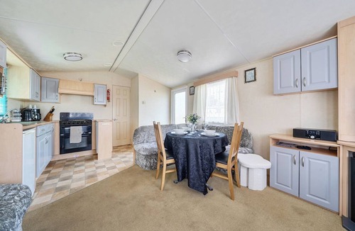 Winestead Cabin | 3 Bed Caravan - Sleeps 8 - Pets - Garden - Parking